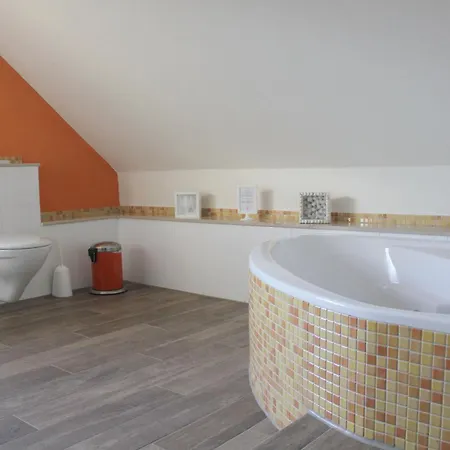 In Hinterjessen Mit Terrasse, Gemeinsamem Pool Und Grill *