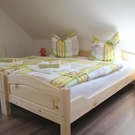 In Hinterjessen Mit Terrasse, Gemeinsamem Pool Und Grill Apartment