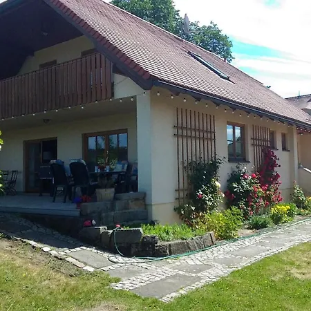 In Hinterjessen Mit Terrasse, Gemeinsamem Pool Und Grill * Pirna